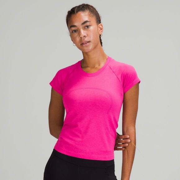 Lululemon SONIC PINK Swiftly Tech Short Sleeve 2.0 *Race Length - Picture 2 of 4